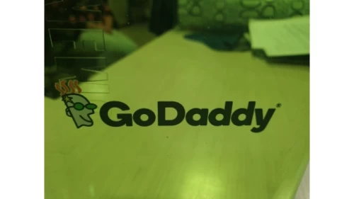 GoDaddy sacks hundreds despite business growth