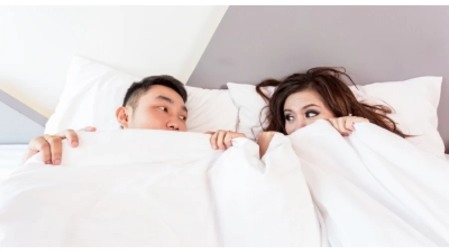 Share the bed with your spouse for quality sleep, super memory