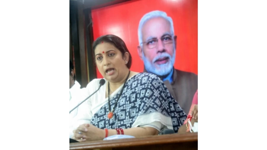 Smriti Irani slams Rahul, Sonia, asks if they are farmers? - Meerut News