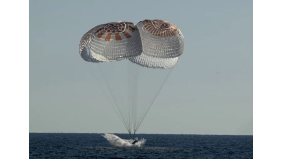 Astronauts aboard SpaceX spacecraft safely splash down on Earth - Washington News