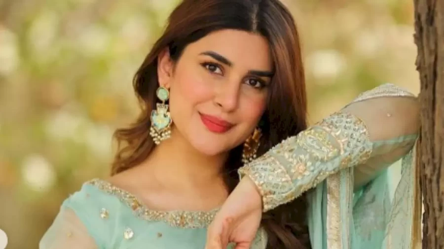 Kubra Khan Net Worth 2023, Age, Height and More